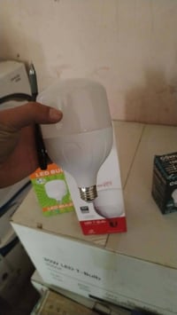 كلوبات سعر القطعة ب ١٠٠٠دينار ٣٠ واط وسعر القطعة ١٥ واط ب ٧٥٠  دينار 0...