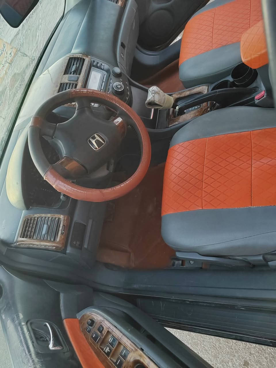 هوندا اكورد 2003
مكينه 2400 بلادي
مكينه كير خير من الله سياره مابيه نقص يعني تلحيضات خفيفه مصبوغه حزام فقط بدون ضربه سياره ناعمه ومابيه عطلات خير من الله 
مكاني ديالى شهربان
سعره 50وبيه مجال
***********
***********
