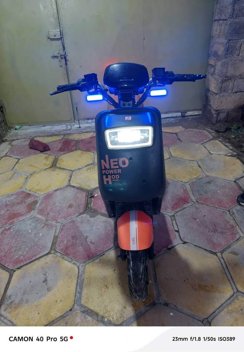 سلام عليكم 
دراجة شحن سعرها 450 قفل 
المواصفات 
أر 7 
موديل 26 خذتهة صارلي 3 اشهر 
6 بطاريات ليثيوم
نظام بك و حماية سرقة
سلة ومرايات موجودة 
المكان ديالى كنعان 
رقمي ***********
