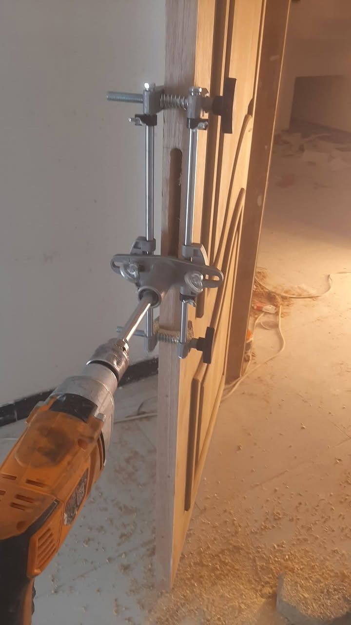 مكينة حفر كيلون مع كامل ملحقاتها بسعر 60 الف ولتوصيل مجاني للتواصل خاص او عل رقم ***********
يوجد براين مكينة الحفر سعر السيت 
3 قطع  15 الف
