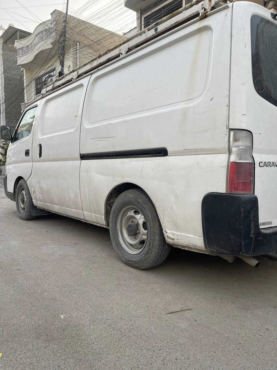 السلام عليكم نيسان اورفان فان رقم بغداد حمل الجديد بسمي 2003 السياره بغداد يم جامع النداء رايدها 90 $  الي تعجبه الاتصال بس واتس ***********
