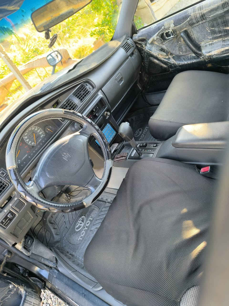 ارنب موديل 1995 مكينة 2500 بطة السيارة ضررها چامرلغ خلف السائق مشروع وطني رقم انكليزي   مكانها ديالى المقدادية للتفاصيل أكثر :***********
