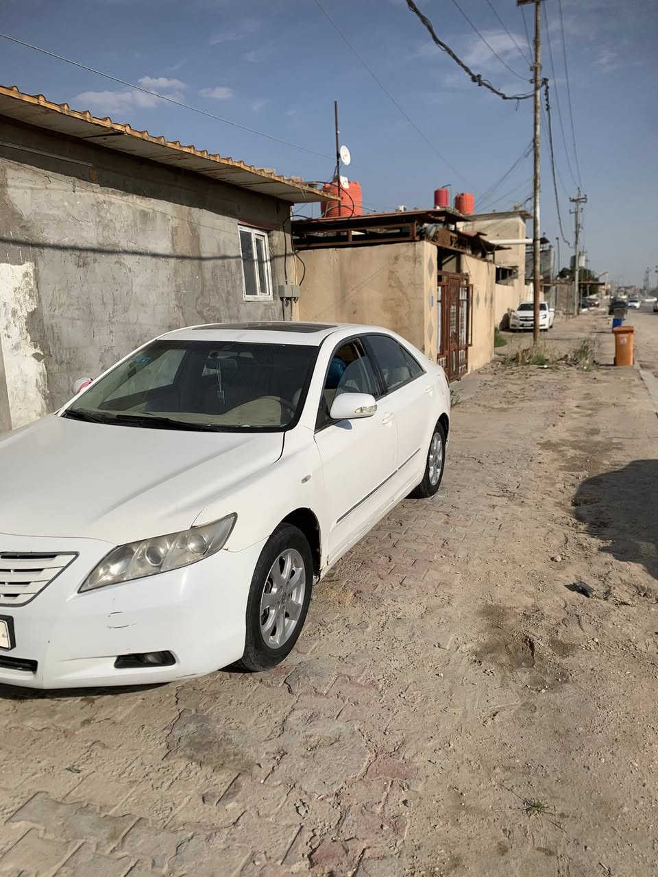 السلام عليكم سياره كامري موديل 2009 وارد خليجي كفاله من الضربه والكلبه فقط طخات خفيفه ومصلحات الجاملغ صفحت اليسره وصبغ بالقماره اثر جرادع هذا المكان المكينه بيها نفخ من القبق السياره فول وتعرفون الفول مال كامري تنته شغاله برده خلفيه هم شغاله وكشنات كهرباء شغالات والكشنات جلد للستفسار الاتصال ع هذا الرقم *********** سعرهاب75 وبيها مجال
