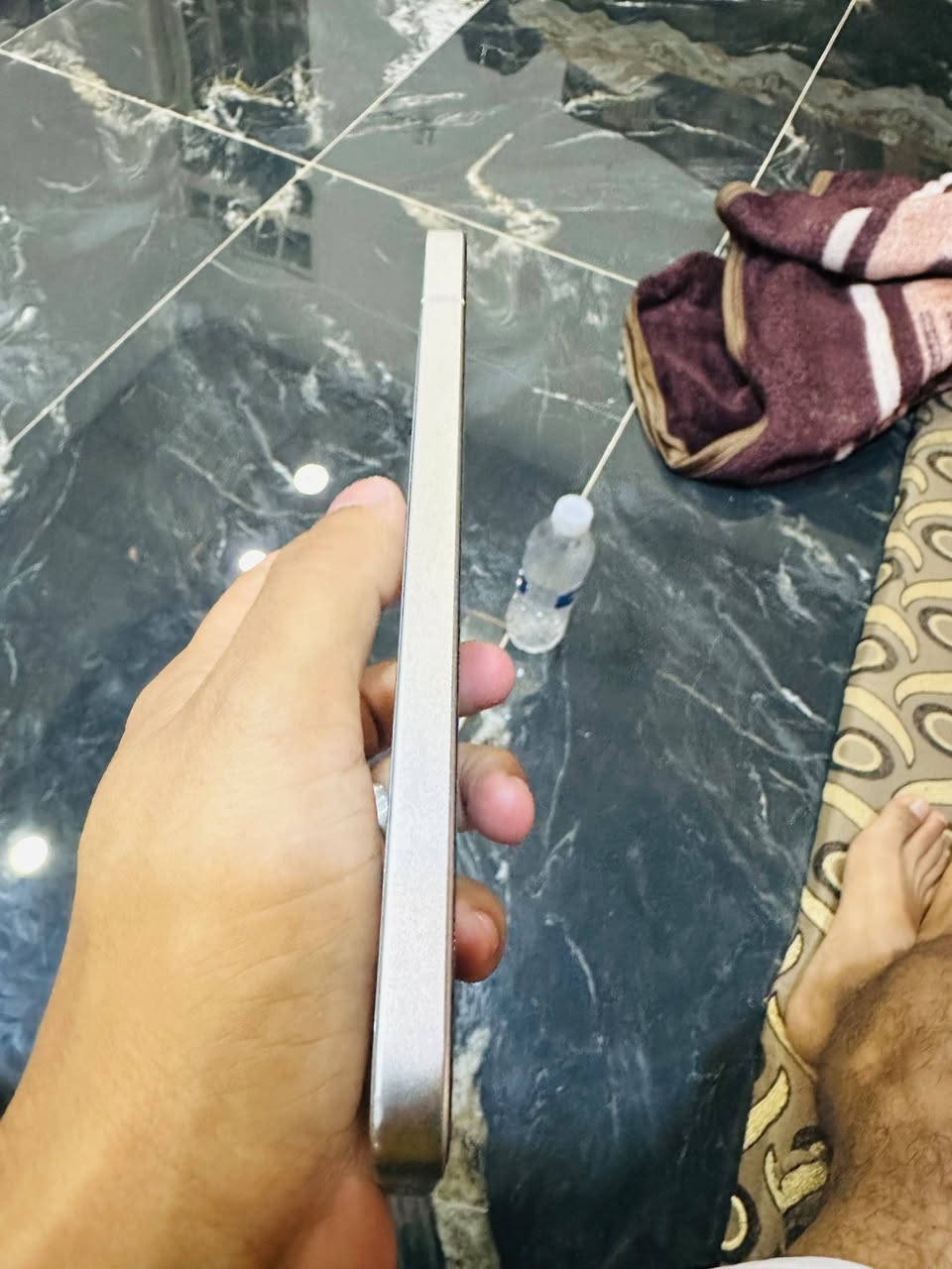 بوكو F7  ()
🔥🔥السعر 350 الف🔥🔥

المواصفات⬇️⬇️⬇️⬇️
6.83 بوصة - 120 هرتز - AMOLED
الذاكرة256  جيجابايت الرام12 جيجابايت
الكاميرا50 + 8 ميجابكسل
المعالجSnapdragon 8s Gen 4البطارية والشحن السريع6500 مللي أمبير - 90 واط

جهاز فقط لمس من الاسفل مفطور وكاميره خلفيه مغوشه بسبب جامه مكسوره
***********
