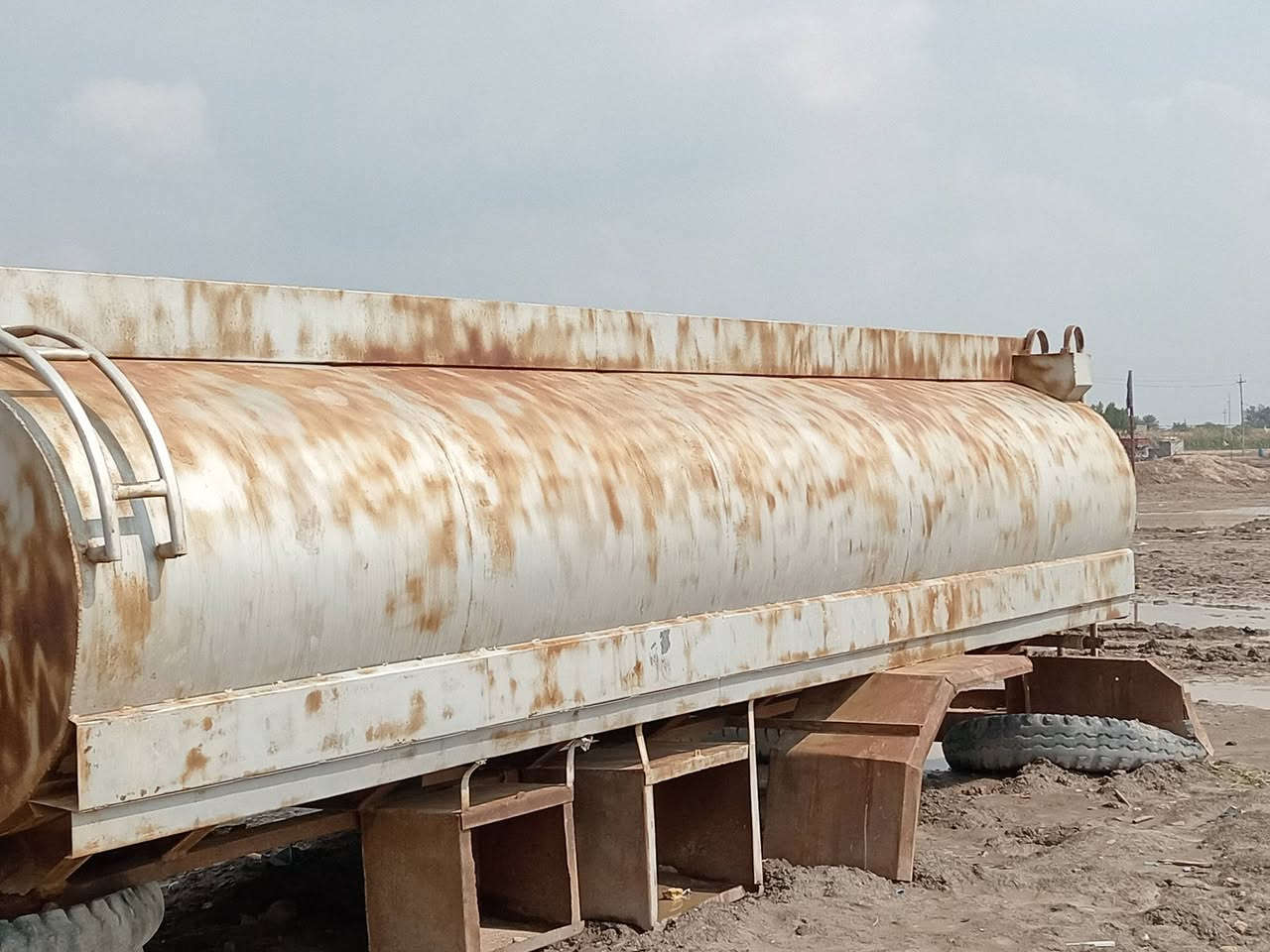 سلام عليكم تانيك جديد للبيع مكان سماوة الستفسار اتصل على الرقم***********
