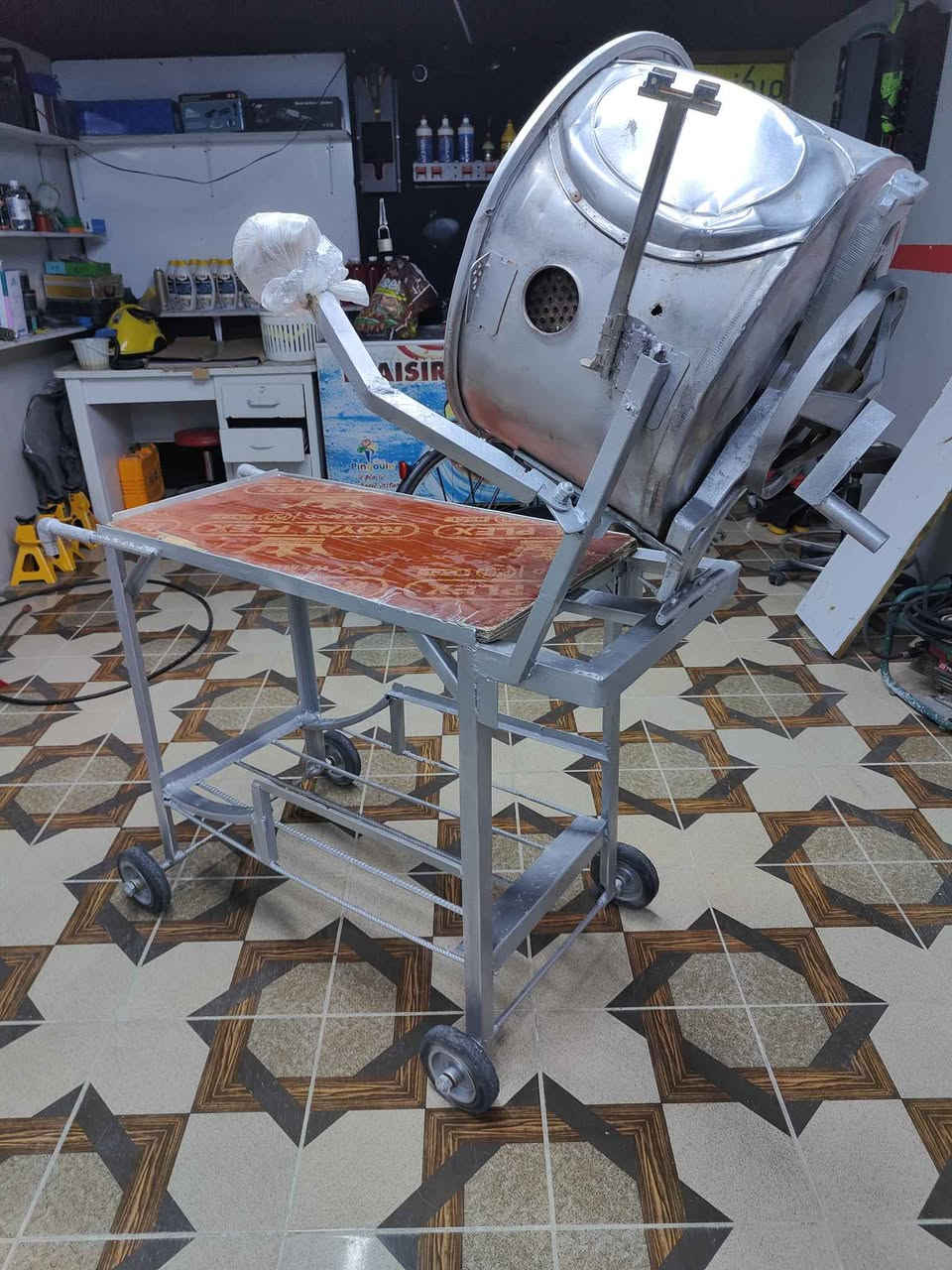 العنوان كركوك ، قرب تقاطع اسرى ، خلف بزار ستي
*********** كركوك, العراق
