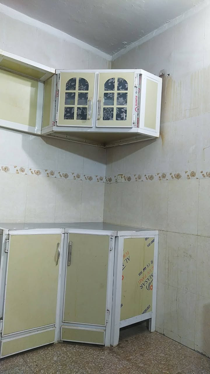 كاونتر وملحق ثلاث قطع زاويه ركنيه  نظافه فول شخط مابي تسكام للبيع حله


**إذا كنت صاحب هذا الإعلان وتريد حذفه لأي سبب، رجاءا أرسل رسالة إلى الدعم الفني**