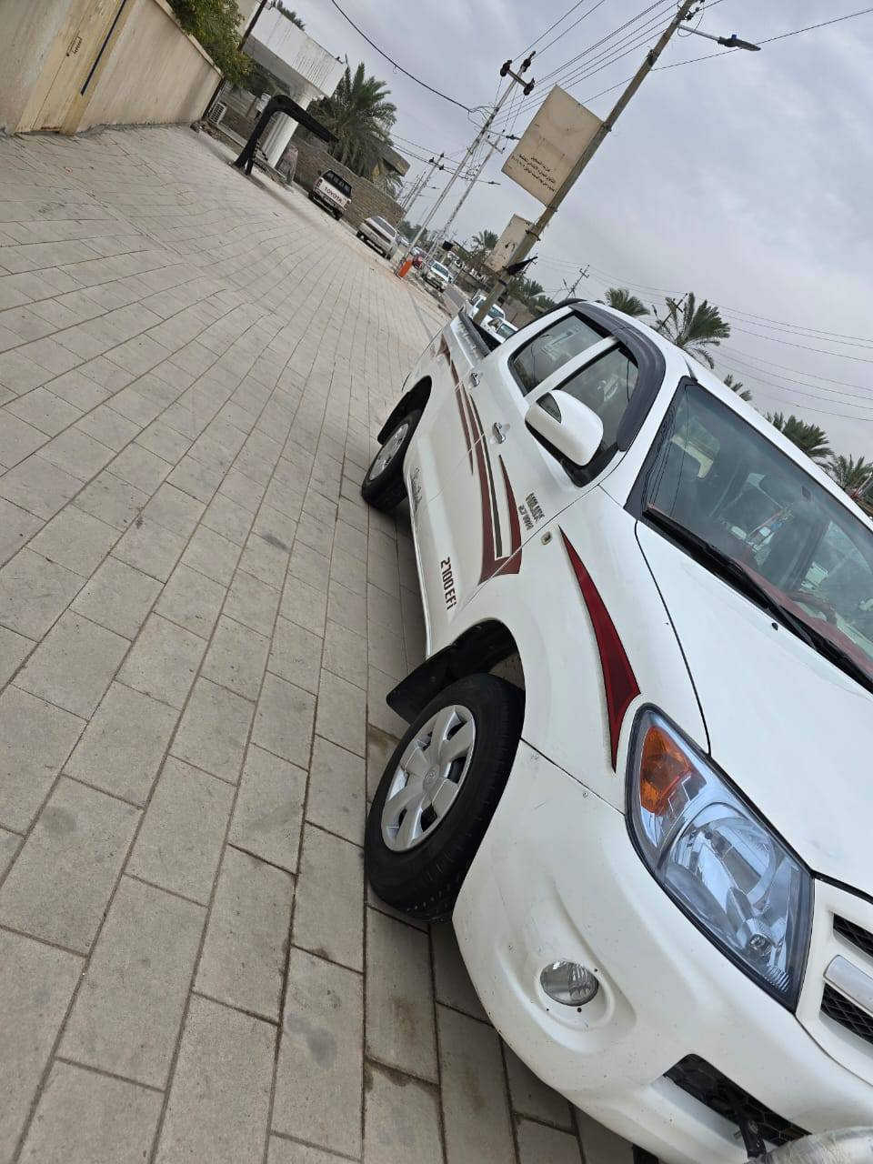 سلام عليكم للبيع هايلوكس للبيع موديل٢٠٧. ***********
