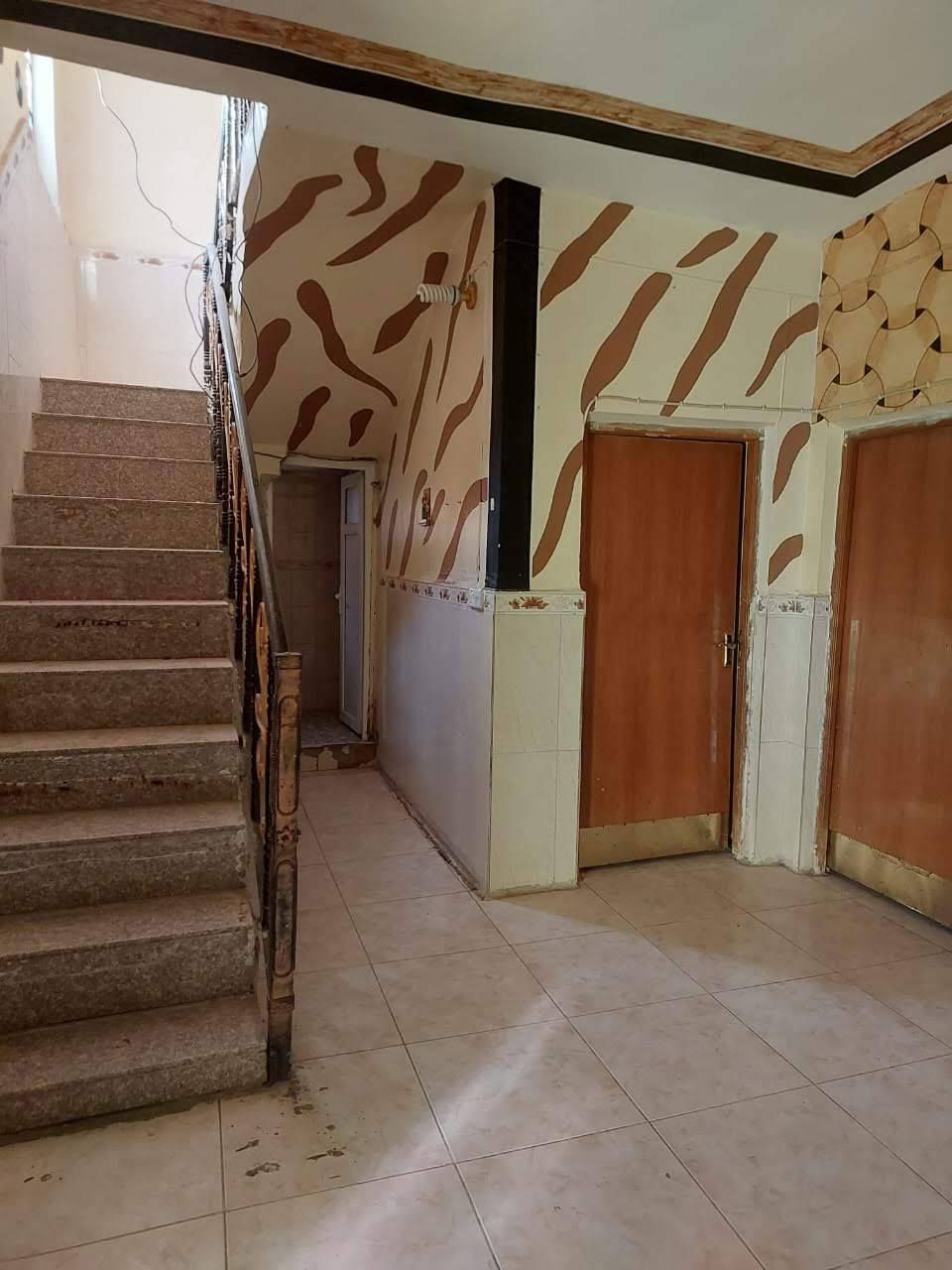 السلام عليكم بيت للبيت فقط بالكوت العزه الجديده مقابل جسر الكريميه بالقرب من موكب ستار ربيح المساحه ١٣٢ م الاتصال على الارقام *********** و ***********
