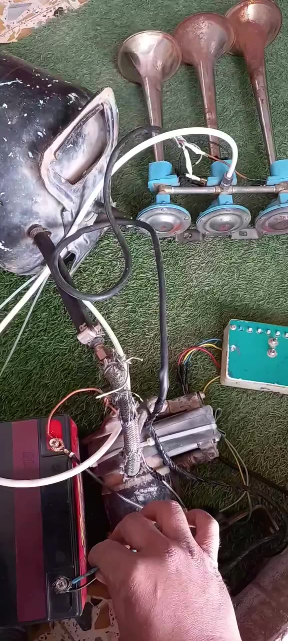 كشنات هايكر الي بالممر للبيع عدد ٣ و هورن ميلاد 
الاتصال ***********
