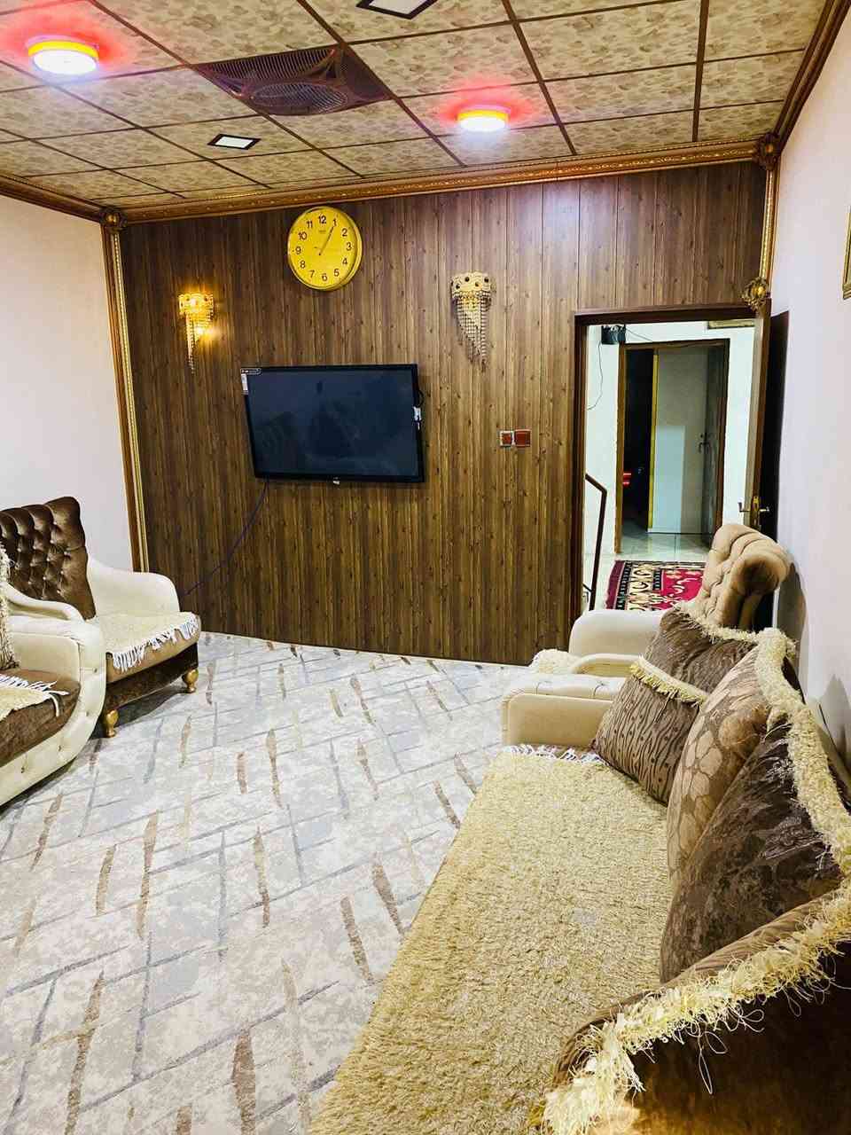 اعلان

دار للبيع مساحه((200 متر)) طابق ونصف  في بختياري الاولى مقابيل متوسطة روشنبير بدايه بختياري موقعه ممتاز توزيع قائم مقام مع البيت (( 4 سبالت و بردات و كاونتر ٥ تانيات ماء)) محتويات الدار((2 غرفه نوم  وصالة جبيرة واستقبال ومطبخ حار وبارد وصحيات عدد 2 وكراج)) .. البيت سيراميك وسقف ثانوي
السعر (( 40مليون وبي مجال))

للتواصل يرجى الاتصال بالرقم
***********
