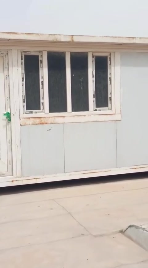 السلام عليكم
كرفان للبيع 
الطول 6
العرض 4
تزگام خاص 
السعر مليون و 800 قفل رجاءاً تره اخو ب مليونين و 600 بس لئن مستعجل ع بيعته اريده ب 1 و 800
رقم الهاتف *********** 
العنوان : النجف كوفه
