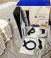 بلي 5 سلم ريجن ٢ الجهاز كلش نظيف ولوك استخدام قليل ملحقاته كاملة جوستك...