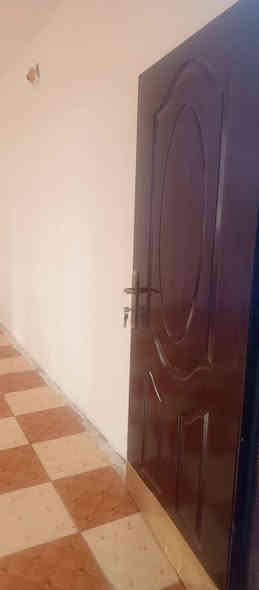 دار للايجار 100 متر طابقين
 العنوان الكرخ شارع الربيع شاكر العاني بالقرب من محكمة استئناف الكرخ بين مجمع تيجان سيتي ومجمع كرم بغداد 
يحتوي على
3 غرف نوم
3 حمامات
صالة
استقبال
مطبخ
منور
كراج
وسطح كبير
للاستفسار التواصل على الواتساب فقط ***********
