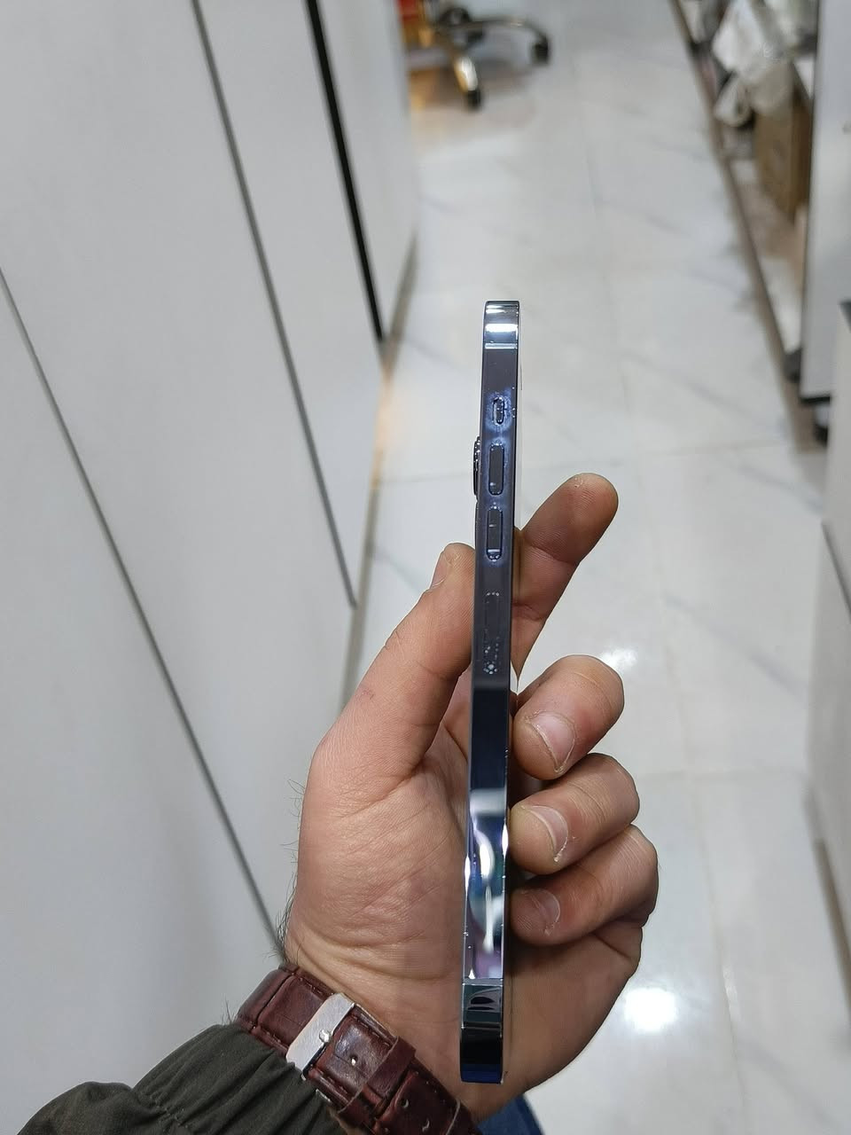 ايفون 13 برو ماكس
256G تك سيم 
بطارية 92 مصعدة 
جهاز نورمال و نضيف 
مع شاحنة اصلية من شركة زوم 
السعر (720) 
***********
