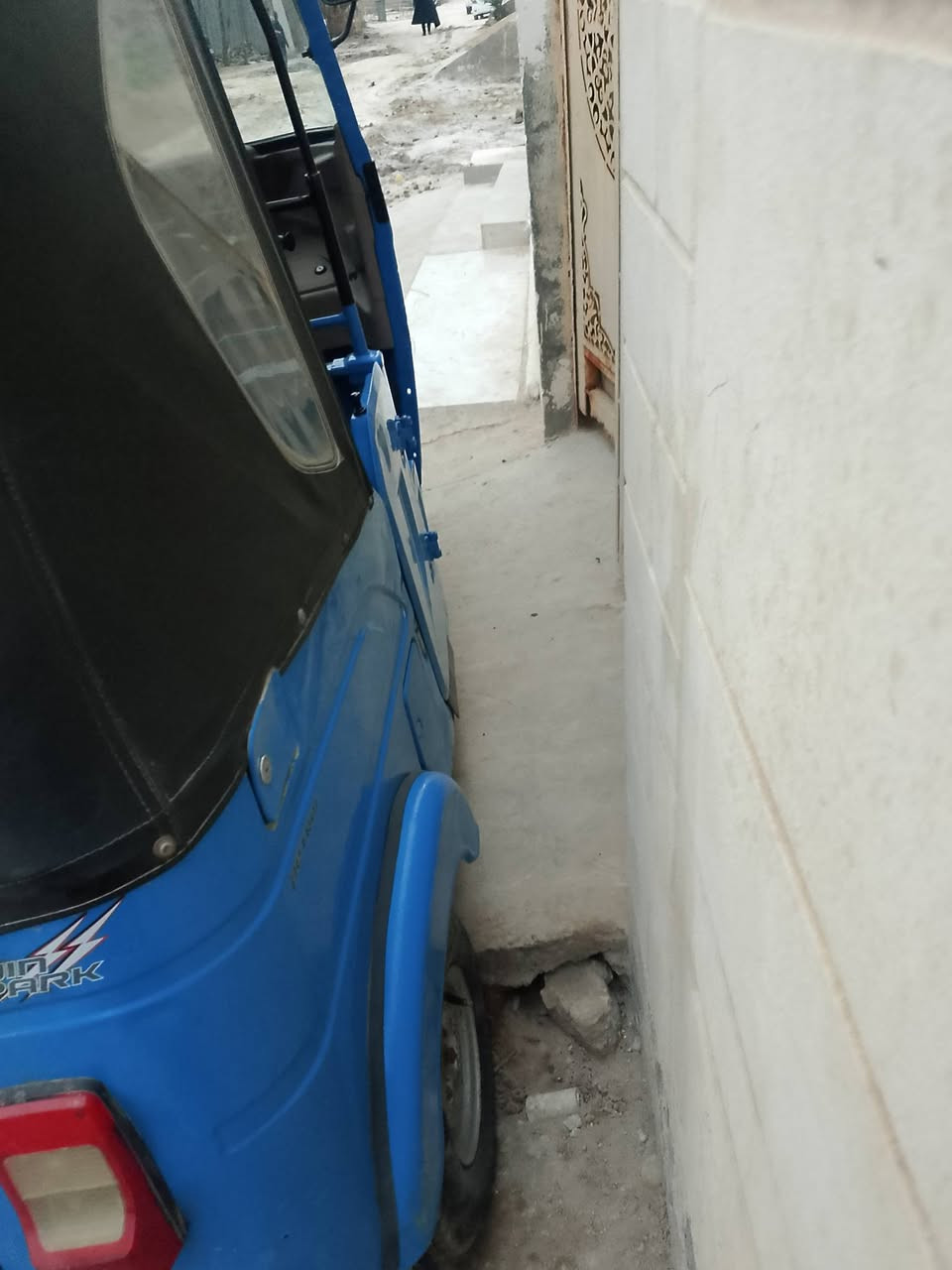 سلام عليكم تكتك لبيع موديل 21شهر 12 كامله تحويل مباشر رقم بابل العنوان حله سيف سعد رقم الهاتف *********** سعر 7/ ملايين ونص بيه مجال
