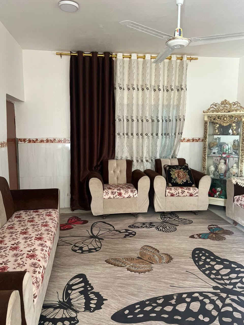 تخامه ثنين للبيع مع البردات كل تخم عشر مقاعد ب600 وبيهن مجال


**إذا كنت صاحب هذا الإعلان وتريد حذفه لأي سبب، رجاءا أرسل رسالة إلى الدعم الفني**