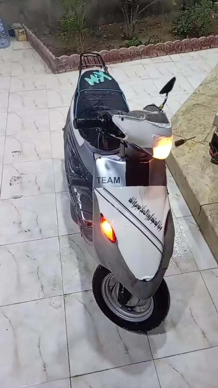 السلام عليكم دراجه للبيع اومراوس كامله سلف مفتوحه ب ٣٥٠ و بيه مجال مكان ناصريه التواصل***********
