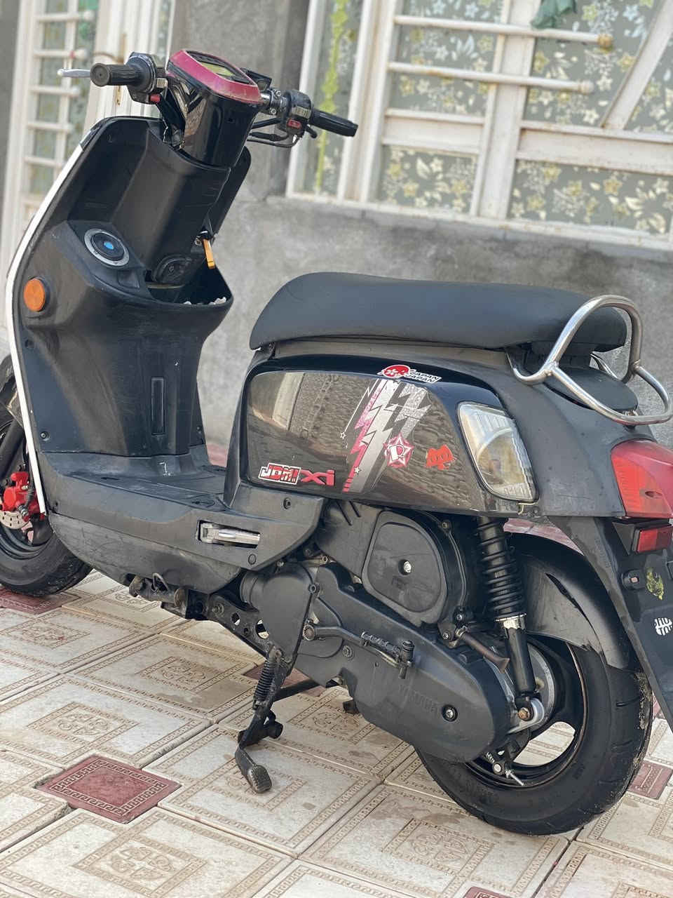 من رخصت الادمن 
سلام عليكم 
بوليسي مسطره 2013
دراجه  احلىمن صور 
شغاله من طول للطول 
مفتوحه مره وحده
مكاني سوك شيوخ كرمه بني سعيد ***********
