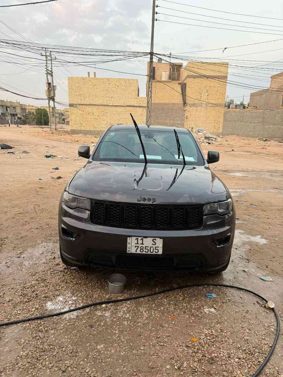 جيب  شيروكي مكفوله بيهه بس بنيد موديل 21 رقم بغداد بسمي تحويل مباشر سعر 205 وبيعه مجال للشراي ***********
