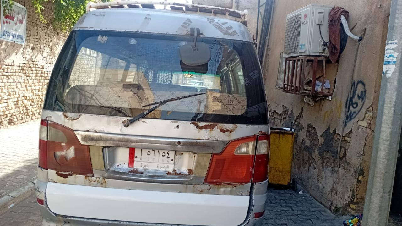 السلام عليكم فوتون 2014 رقم بصرة راعيها موجود بس ما واصله ادليك مكانه  ابيع موصليه .  سيارة مكينه كير اكسن خير من الله حدادية جديده كهربائيات كامله مباشرة للشارع ماتخسر الف عليها السعر 32 وبيها مجال الشراي يتصل مكاني البصرة  ***********
