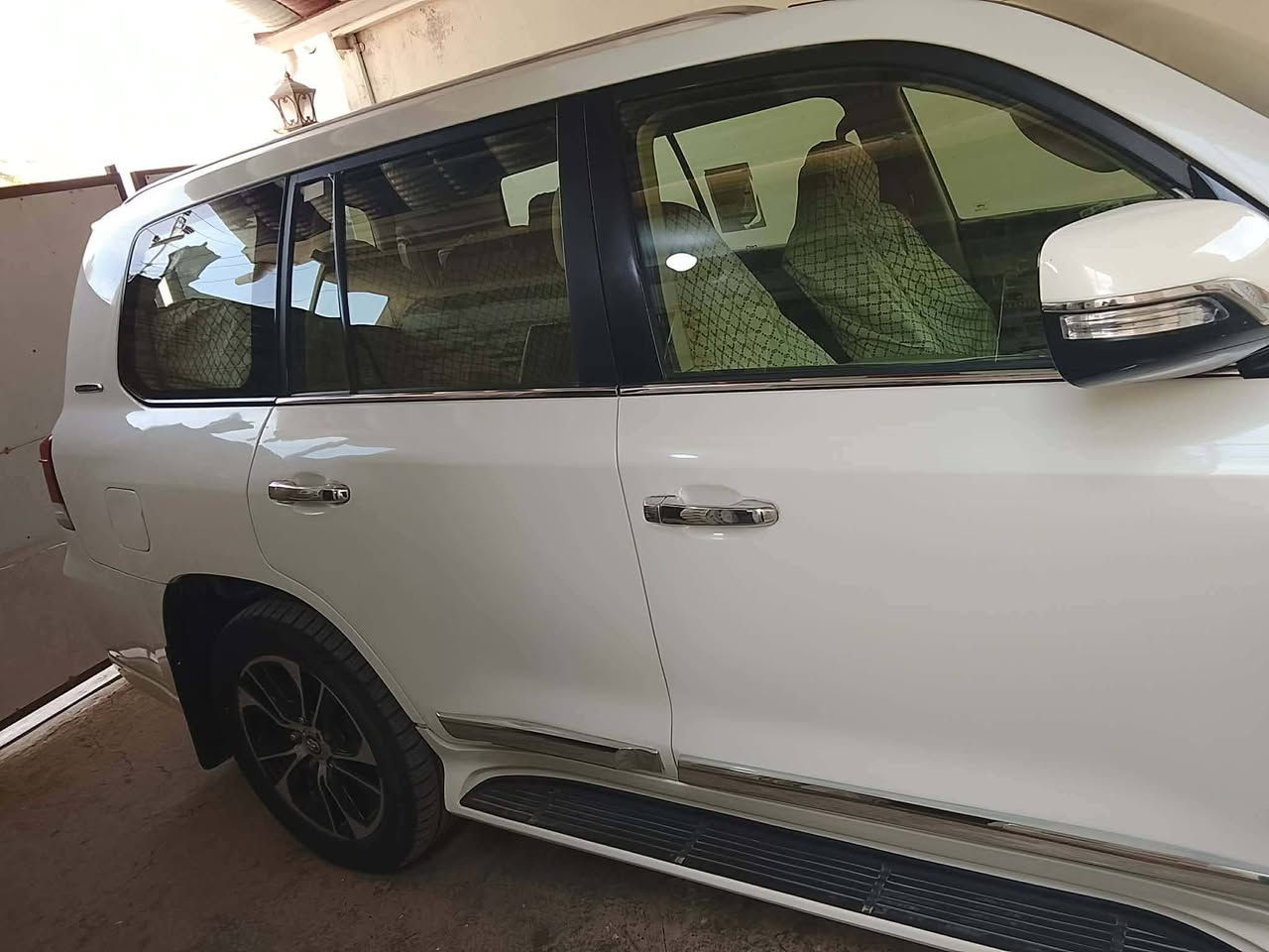 سلام عليكم  اخوان سيارة لاندكروز جكساره 2012محدثه 2021 ستخدام شخصي كامل مواصفات بسمي رقم بغداد انكليزي مكان لسيارة ناصريه قلعه سكر سعر 260وبيهة مجال رقم صاحب لسيارة اي ستفسار *********** جديده بمعنى الكلمه  بيع مستعجل
