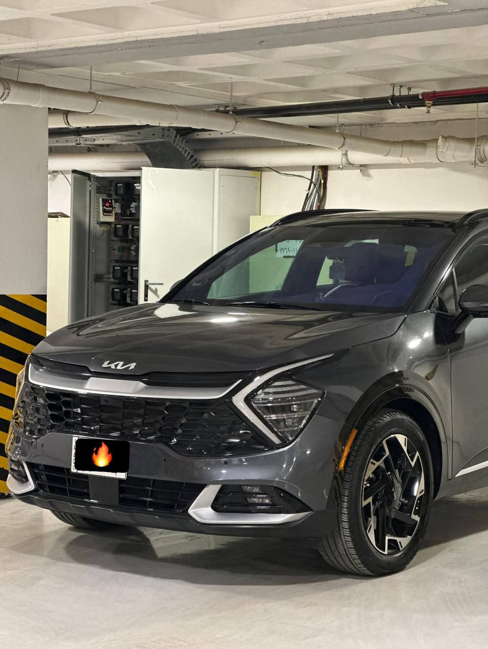 كيا سبورتج موديل 2023 فول مواصفات برستيج اعلى فئة sx.prestige لون مميز  

وارد امريكي حادث خفيف جدا بدون شاصي او لغد

مواصفاتها :-
1. محرك 2500 GDi
2. كير 8 نمر
3. ماشية 
4. بانوراما
5. بصمة : تشغيل - ابواب - صندوك
6. صندوك كهرباء
7. شاشة كبيرة على طول الدشبول تدعم كاربلاي واندرويد اوتو وفول تحكمات
8. كيجات الكترونية متغيرة حسب الوضعيات
9. انظمة القيادة : سبورت - سمارت - نورمال
10. كشنات جلد لون مميز قرميدي 
11. كراسي كهرباء فول تحكم مع كشن امامي متحرك عند النزول اوتماتيك
12. اضواء ترحيب عند الاقتراب مع ترحيب داخلي عند الصعود او المغادرة
13. شحن وايرليس
14. منافذ تايب سي عدد 3 مع 2 في الكشنات ومنفذ يو اس بي ومنفذ جداحة
15. هاند بريك بصمة
16. اوتو هولد
17. كاميرات 360 مع كاميرات بالاشارات الجانبية مع وضعيات مختلفة للكاميرات
18. فول رادارات امامية وخلفية وجانبية
19. تحديد مسار ذكي
20. قيادة أليه ذكية
21. نقطة عمياء
22. كروز سرعة
23. تبريد وتدفئة كشنات مع تدفئة ستيرن
24. سستم صوت هارمن
26. خزن كشن سائق ميموري وضعيتان
27. ويل كب حجم 19 مميز وحساس اطار تايرات بعدها بخطوط شركة
28. اشاير بالمري
29. تشغيل عن بعد
30. شاشة لمس متغيرة لتحكم الميديا او لتبريد
31. ستيرن فول تحكمات
فول مواصفات للأخير شتريد بيها 

السعر235
السيارة مكانها بغداد ورقمها بغداد بإسمي
للاتصال ☎️

0771 000 0931
