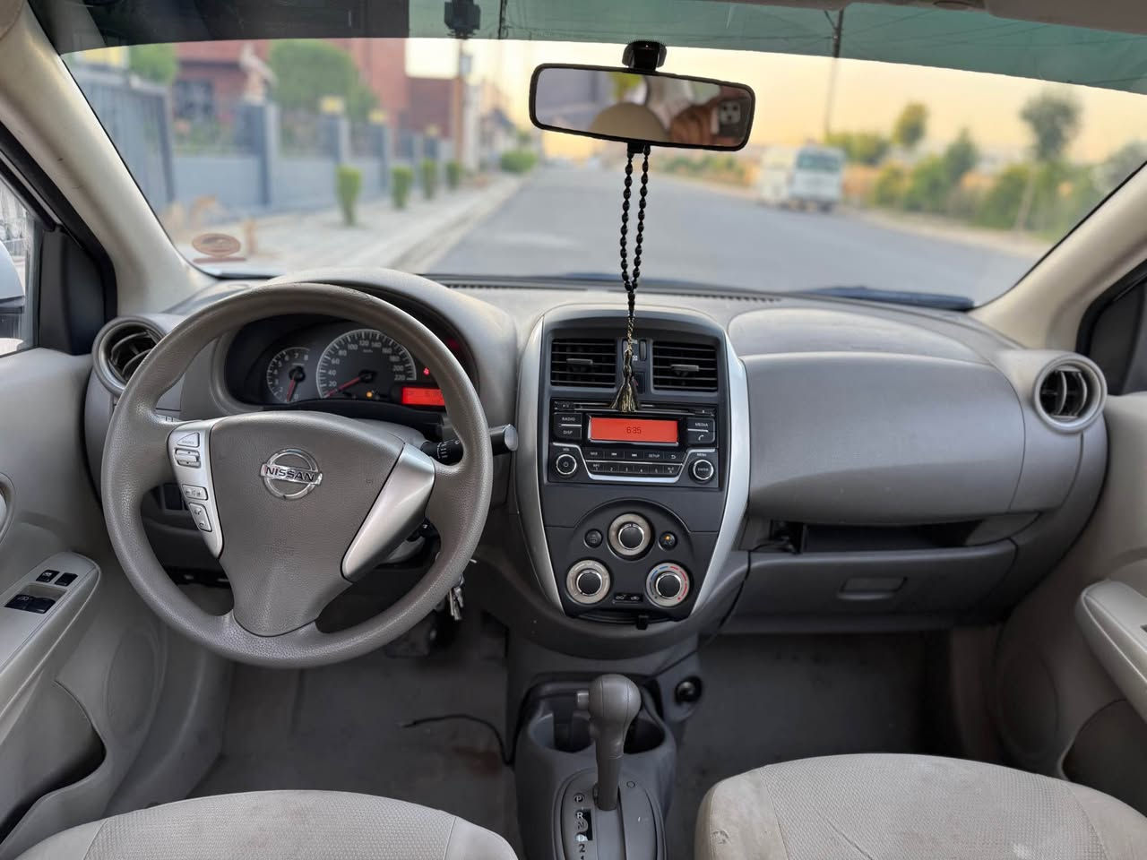 نيسان صنى2019يةدةنيكل
سةيارةكة دووبارجةى سبوخة بئ زورى
جاملخ و صندوق
سةنةوى 10 روزى ماوة بةسةر جى
120000kmرويشتوة
كيرومةكينةو تةبريد بةشةرت
سعرى 95كةميك مجال
عنوان :اربيل
📲*********** أربيل, العراق
