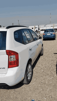 كيا روندو 2008
محرك6 سلندر  2700
باسمي (اني شرعيها) 
رقم بغداد الحديث (مسطرة)
شرط التحويل
كير ومحرك شرط
وتبريد أيضآ 
بيها ٣ قطع
 ١) جاملغ الامامي الايمن  معدل عل بارد 
٢)والجاملغ الخلفي بي شبرين معجون 
٣) والباب الخلف السايق صبغ
بدون دواخل شرط
السعر 109
للإستفسار الاتصال على الرقم
***********
