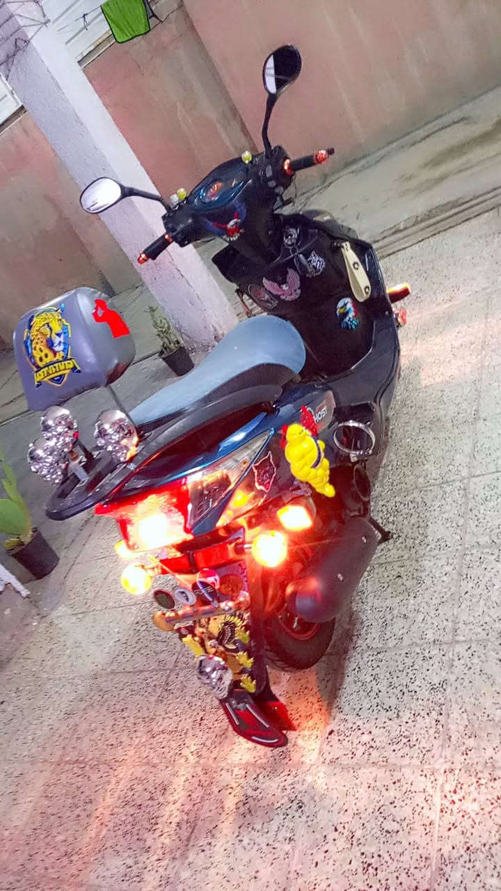 *********** سلام عليكم سكنس ياباني اصلي شرط دراجه مكفوله كفاله عامه جيب فيتر ويفحص اذا طلع برغي مفتوح بيه تاخذه بلاش وتروح جاهزه على اخر حبايه مكينه شرط الكفاله ملحه لادهن ولاكلشي تجي وتفحص اذا مو مكفوله انطيك كروتك وفوك كروتك واني خادم  كهربائيات شرط سلف نص نكره بكل وقت هندر  تخم تاير بلجيس بريكات خلفي امامي ويل كب كيج سرعه كيج بانزين شغال دبلات اماميه خلفيه شرط هورن سيدان صالنصه كاتم الاصليه مكينه خرسه متسمع صوته عالي ناصي عدسه الوان اشاير يسره يمنه باتري بعده بجيسه ستند صفح حساس ريموند عدد 2 تشغيل عن بعد مانع سرقه يعني من اكول كفاله كفاله الدراجه مشروطه واسف عل الاطاله السعر خاص او تتصل وخادم اني
