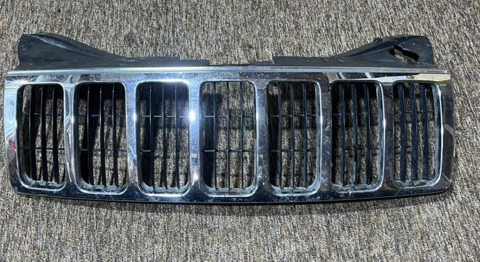 قيم وأخذ للبيع متواجد على الفيس بوك أو الاتصال على الرقم *********** غراض جيب ٢٠٠٩ شيروكي
