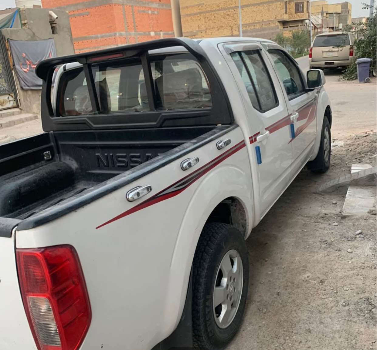 السلام عليكم سياره نيفاره 2014 كير اوتو سياره نضيفه جداً وجاهزه من كلشي كير مكينه حداديه تخم تاير كلها جاهزه ما بيها نواقص نهاىياً مال جناي رقمها انكليزي تحويل ثاني يوم رقم جديد سنويه جديه لحد 2030 مكان السياره بصره ابو الخيب الي تفيده كل الهلا بي 
السياره بيها مكانات بارد قليله + بيبان ثنين مبدلات شركه
رقم الهاتف 
*********** ابو الخصيب, البصرة
