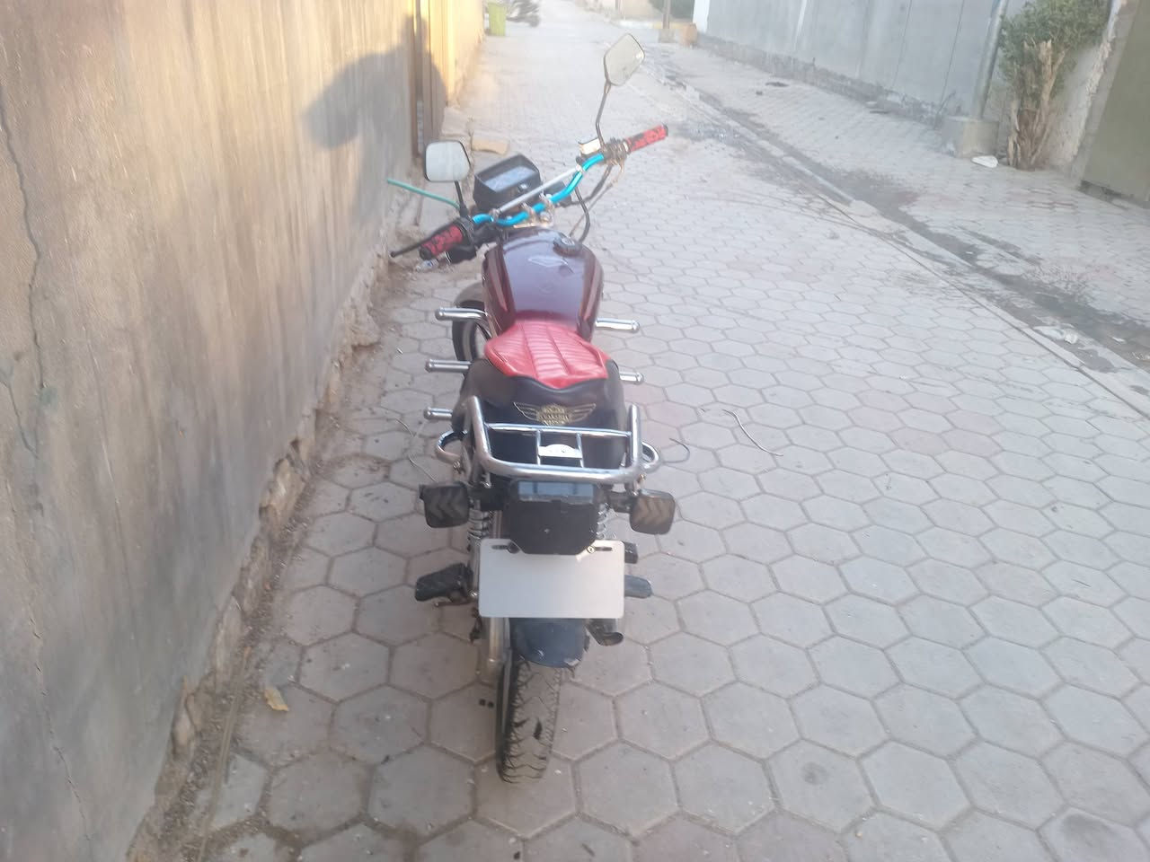 السلام عليكم مطار للبيع موديل 21 رمادي شارع 20 بي ورقه رمادي شارع 20 سعر 500  ***********
