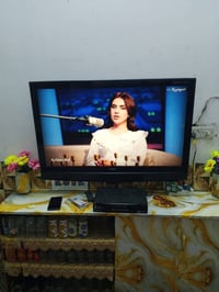 شاشه صناعة كوري اصلي حجم ٤٢ نضيفه جدا بدون تصليح او عيوب السعر ١٠٠ للإ...