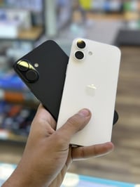 جهازين نوع اللون الابيض 🤍        iPhone15 plus        (128gb)  بطاريه ...