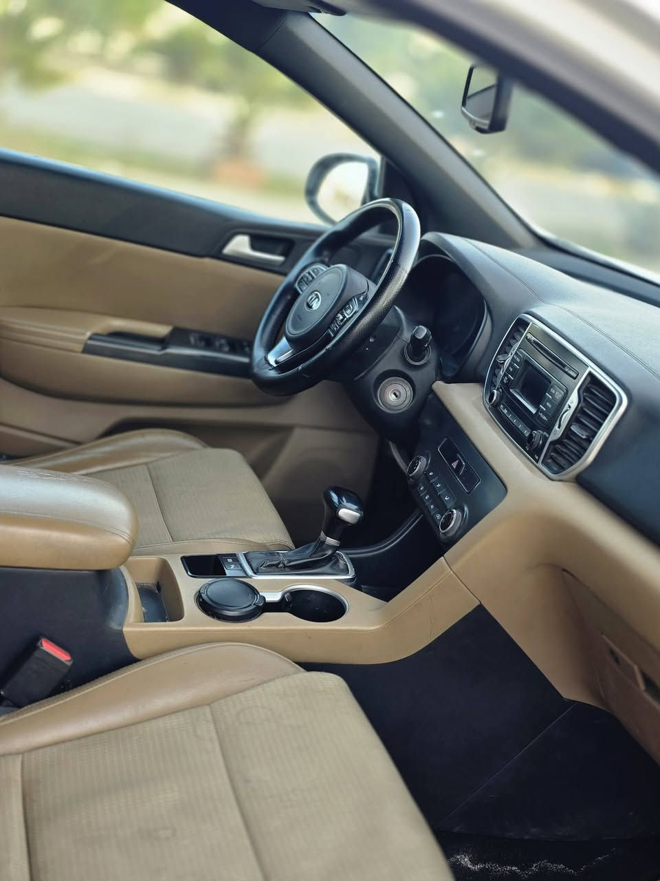 سلام وعليكم 
سبورتج2019خليجي رقم بغداد الجديد بسمي هزة وسنوية كلة جديد محرك2000دوش كير ومكينة كلة بلادي بوضع الشركة ماشية105حقيقي السيارة كفالة صبغ وتبديل وبيهة بعض الملاحضات البسيطة مال عمرهة بيهة بارد بل جاملغ وبل باب بسيطات جدا وحلوات
السعر187وبيهة مجال 
مكان السيا ة بغداد المحمودية
اي ستفسار***********
