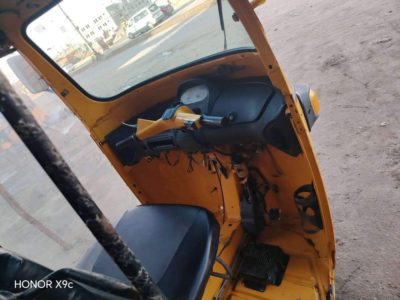 السلام عليكم تك تك موديل 2020 البيع
بياجو ***********
