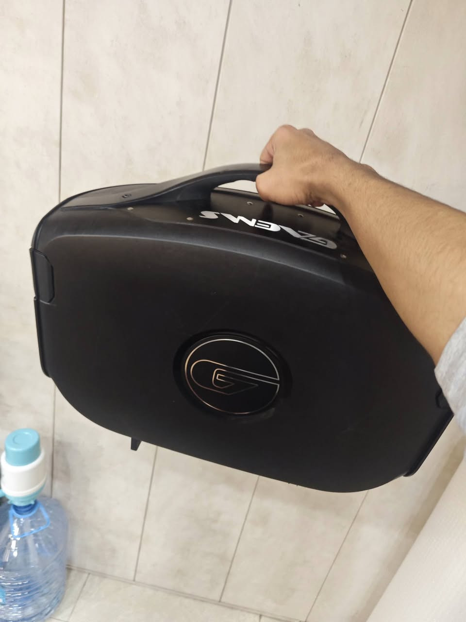 يا الله سلام عليكم
شاشة العاب متنقلة ملحقاتها كاملة شد البلي مالتك وتوكل والعب وتنقل بيها بأي مكان تريد.
امانة الله شاشة مرتبة والوانها حلوة وصوت عالي. دبل سبيكر

 ينربط عليها بلي 4  كل الانواع و اكسبوكس سيريس اس واكسبوكس وان. فقط 

السعر 150 وبي مجال للطيبين

*********** مكاني بغداد حي المواصلات
