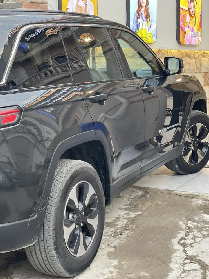 السلام عليكم جيب هايبرد 2024 دخول جديد حادثه بنيه وشويه بل جاملغ حادثه صطحي بدون دواخل بدون أيرباك بدون شواصي حادثه كلش حلو ومابيه اي مسج مصلحه تصليح مظبوط وكلشي مبين بل صور موصفاته بانورما كشنات تدفئه ورادارات جانبيه وجنطه كهرباء وتوقف ذاتي السعر 32 ونص مكان السياره بغداد الجادريه للاستفسار ***********
