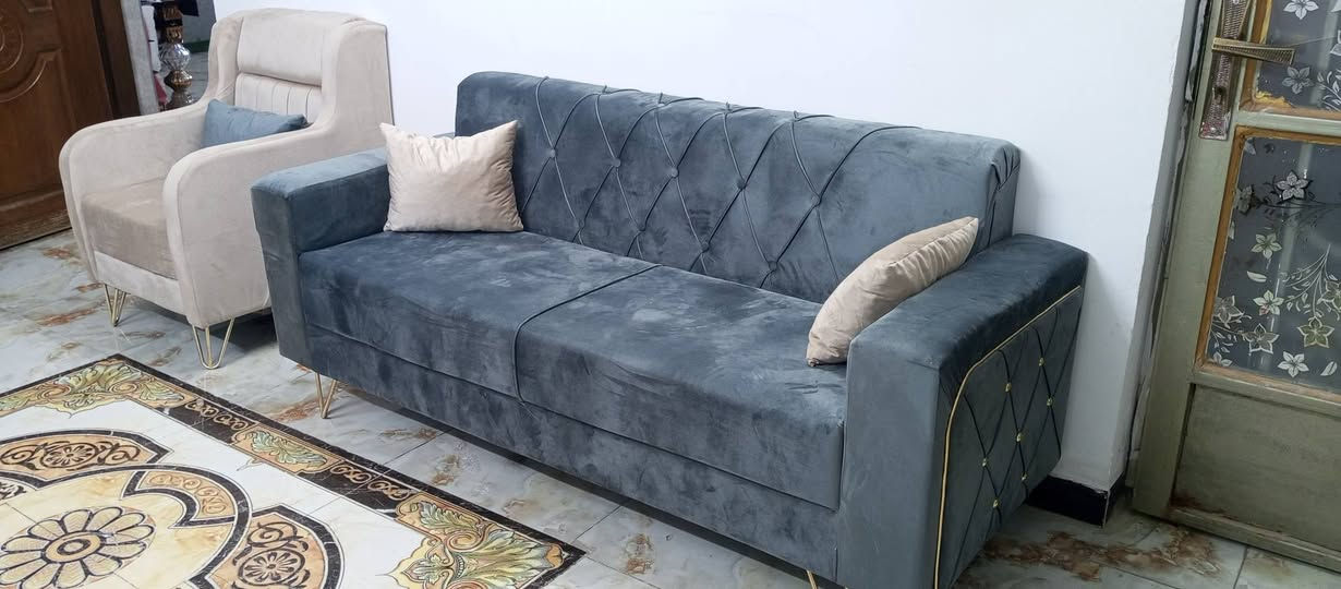 السلام عليكم تخم للبيع قبل 10ايام من اخذنا جديد 
300وبي مجال قليل عشر مقاعد
***********
