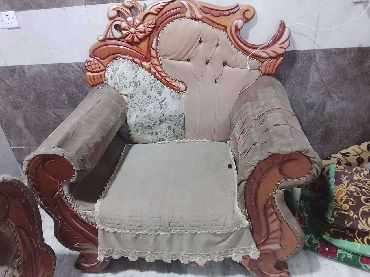 سلام عليكم تخم للبيع سعر 50 وعندي بلازمه مستخدمه قليل جديده بل كارتونه 6 ايام مستخدمه سعر 200 انترنيت مكاني بغداد الزعفرانية الجواهري *********** واتساب
