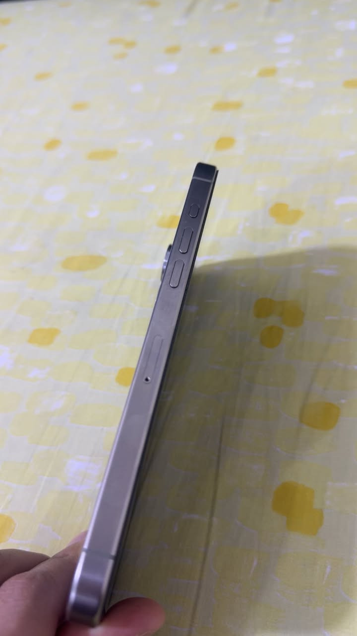 سلام عليكم 15pro max  واضح نظافتة بصور بطارية 95خدش مابي سعر مليون 150  مكاني سيدية تقاطع الدرويش  تواصل واتساب او ؏ خاص ***********
