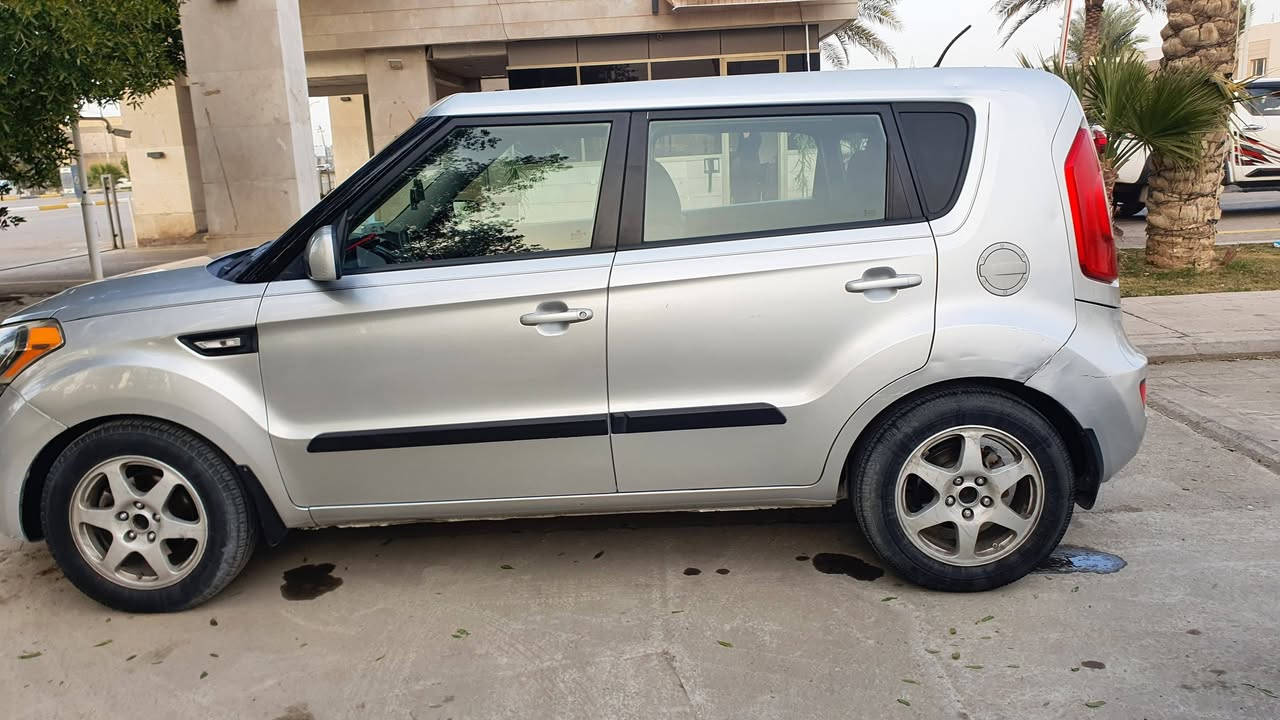 السلام عليكم صول 2012 السياره حلوه وجاهزه سنويه 29 مداور ثاني يوم كير مكينه خير من  1600 جي دي اي المكينه مكفوله السياره بها سونار *********** مكان السياره كربلاء السعر 92 وبيها مجال قليل تصل والرزق على الله مراوس هم ترهم حسب القناعه بدون حدث قويه
