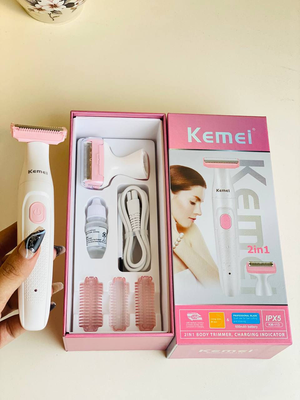 مكينة حلاقة كيمي للنساء تعتبر افضل ماكينة حلاقة وتساعدك على التخلص من الشعر الزائد وحلاقته بسرعة وبدون ألم، في خلال دقائق قليلة ستظهرين في كامل أناقتك وبأقل مجهود، ويمكنك استخدامها للجسم كله والوجه والمناطق الحساسة

☑️ ماكينة حلاقة كيمي للنساء للتخلص من الشعر الزائد في الجسم.

☑️ يمكنك استخدامها للتخلص من الشعر الزائد في الوجه والمناطق الحساسة بالإضافة للجسم كله.
☑️ إزالة الشعر الزائد بسهولة وبدون ألم.
☑️ التخلص من الشعر والحصول على مظهر أنيق في دقائق قليلة
☑️ مقاومة للمياه ويمكن استخدامها على بشرة رطبة.
☑️ حلق شعر الجسم وإزالته بسرعة وبسهولة.

☑️ التخلص من الشعر الزائد دون الشعور بأي ألم أو بذل مجهود كبير.
☑️ قابلة لإعادة الشحن.
☑️ مضادة للماء.
☑️ يمكنك استخدامها للوجه والأماكن الحساسة.
☑️ تتميز ماكينة حلاقة كيمي للنساء بالعديد من الاستخدامات التي يمكنك التمتع والاستفادة بها

السعر ٢٣ الف


**إذا كنت صاحب هذا الإعلان وتريد حذفه لأي سبب، رجاءا أرسل رسالة إلى الدعم الفني**