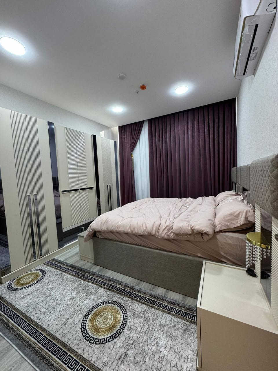 شقة مؤثثة #للایجار
اثاث راقی ، جدید 
ثلاث غرف و صالة ، مساحة 145 متر 
طابق 1 ، علی الحدیقە
مجمع سکنی لایف تاورز
اربیل ، مربع ذهبی ، حی سیدو بارك 
للتواصل 0750 444 7409 
0770 184 78 47
