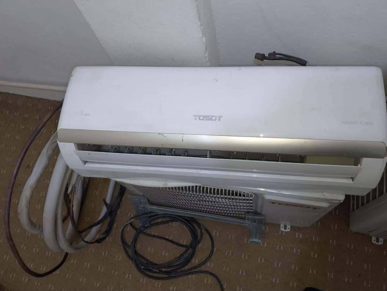 سلام عليكم سبلت 1طن توسوت مقفول غازه غراضه كامله سعره 250 العنوان بغداد ***********
