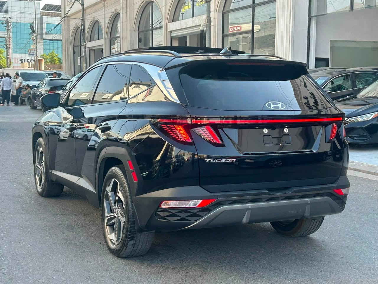 توسان ٢٠٢٤ امريكي
مواصفات limited 
سعر ١٩٨$ 
بس بنيد مصبغ
بدون دواخل- كل ايرباكات سليمة 
ماشي ٢١ الف مايل 
عنوان — اربيل
رقم موبايل ***********
