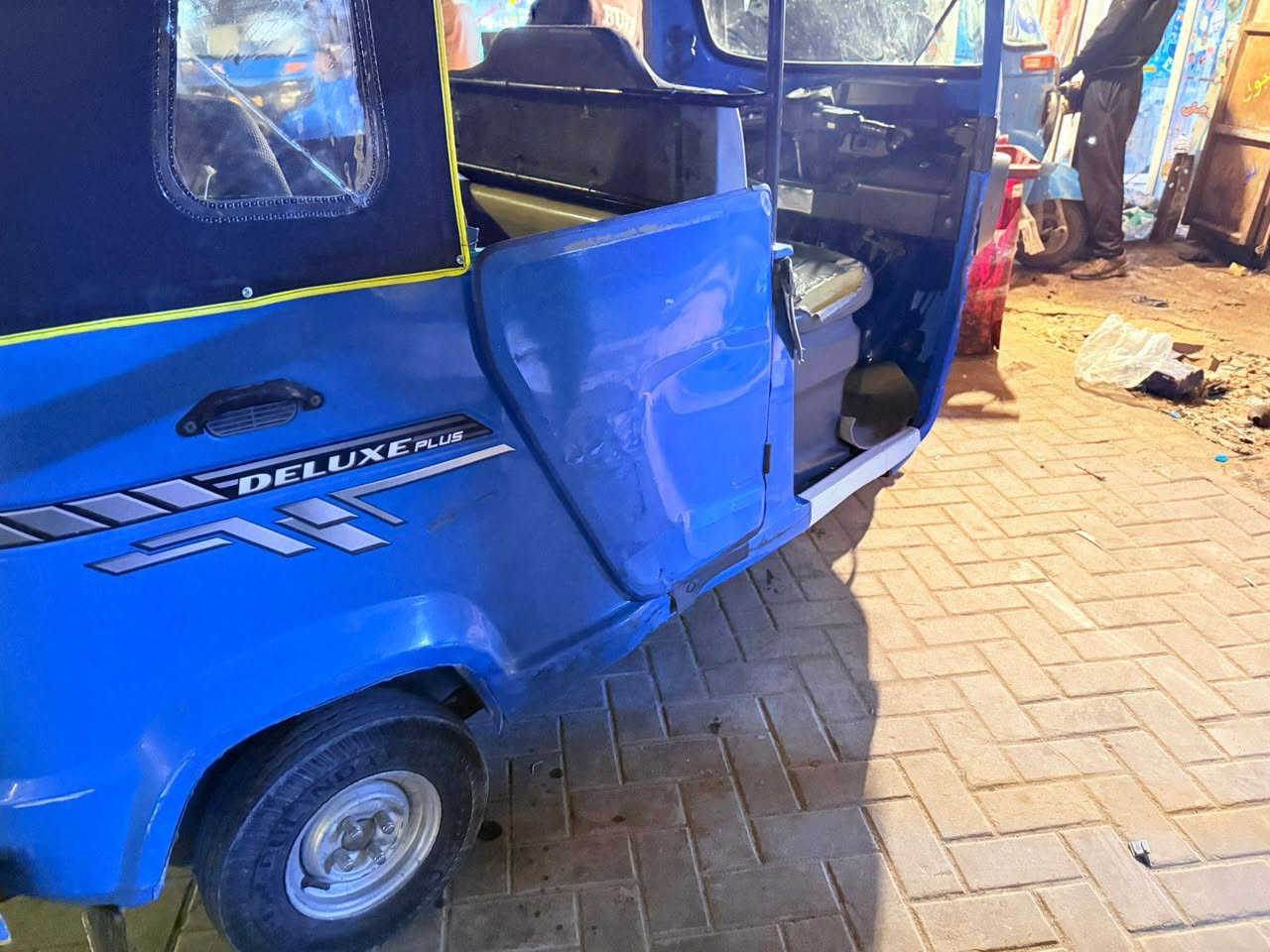 تكتك شوفت عينك نضافه  تكتك كامله  بيه بس نفخه اول ما شغل  بدون اي تنقيص تكتك ما ناقصه اي شي مووديل 22, رقم نكليزي سعر 7200 وبيه مجال لشراي رقمي ***********
