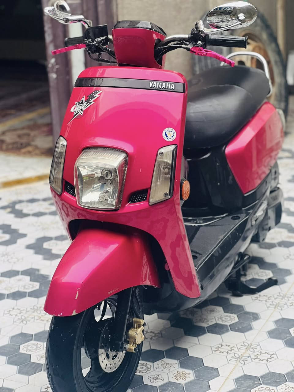 سلام عليكم بوليس حاويه مكفوله كفاله عامه لون مميز مكاني ناصريه مركز سعر مليون او٥٠قفل ***********
