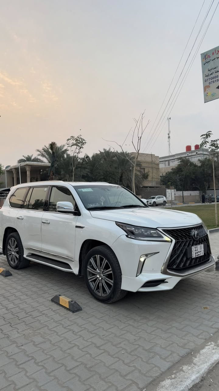 السلام عليكم لكزسLEXUS .LX570.   ابريم  اصل 2017
-الكفاله. مكفوله فتح صبغ تبديل. 
فقط تكحيل بيهه🌹

-الموصفات والفئه فول مواصفات🌹

-المراوس حسب القناعه🌹

السياره ماشيه 149كم

السعر ٦٥٠ ورقة وبيهه مجال

 هاتف ***********
📍📍📍📍 البصرة 📍📍📍📍
الموصفات 
🌹
1-تشغيل عن بعد🌹

بصمة وكارت🌹

3-المحرك 8 5.7🌹

السياره فول موصفات.🌹

4-جنطه كهرباء🌹

5-جنطه شفط🌹

6-داخل مشمشي  كلش حلو🌹

7-الكشنات جدد خاليه من الخدوش والصيانه 🌹

8-مري شفط 🌹

4 كامرات 🌹

10-جميع الكشنات كهرباء🌹

11-جكات تصعد وتنزل🌹

12-ستيرن وكشن ذاكره خزن 🌹

13-فتحه سلايت 🌹

14-مانع انزلاق 🌹

15-تحكم جهتين 🌹

16-فور ويل 🌹

وباقي الموصفات المعروفه لكزز
